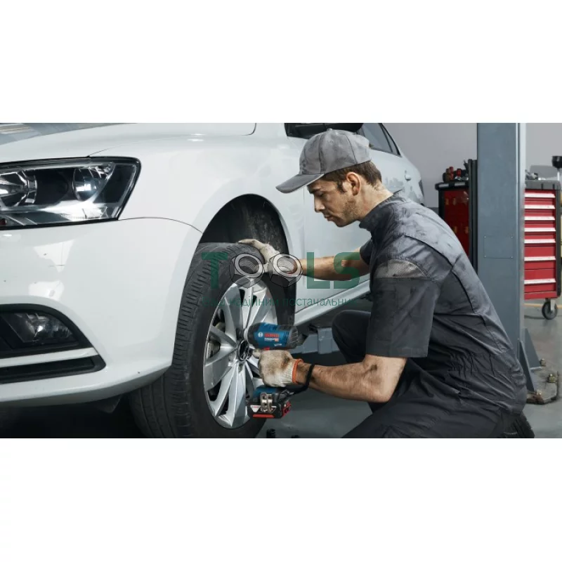 Аккумуляторный ударный гайковерт Bosch GDS 18V-400 (18 В, без АКБ, 400 Н*м) (06019K0021)