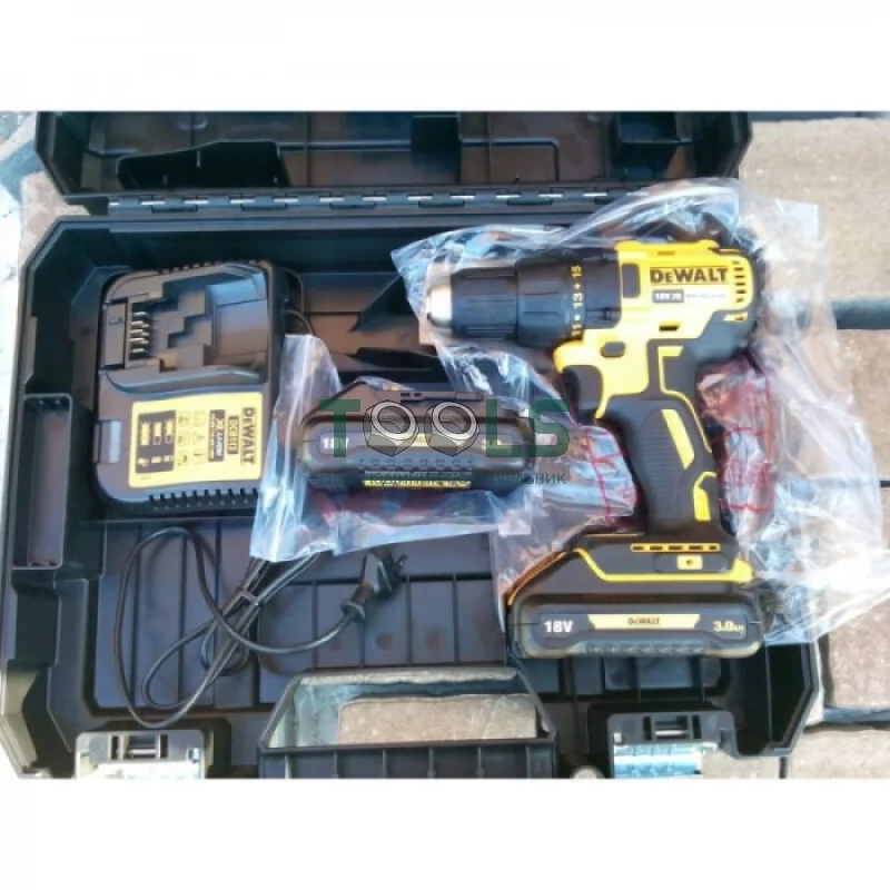 Аккумуляторная дрель-шуруповерт DeWALT DCD777L2T (2х18 В, 3 А*ч)