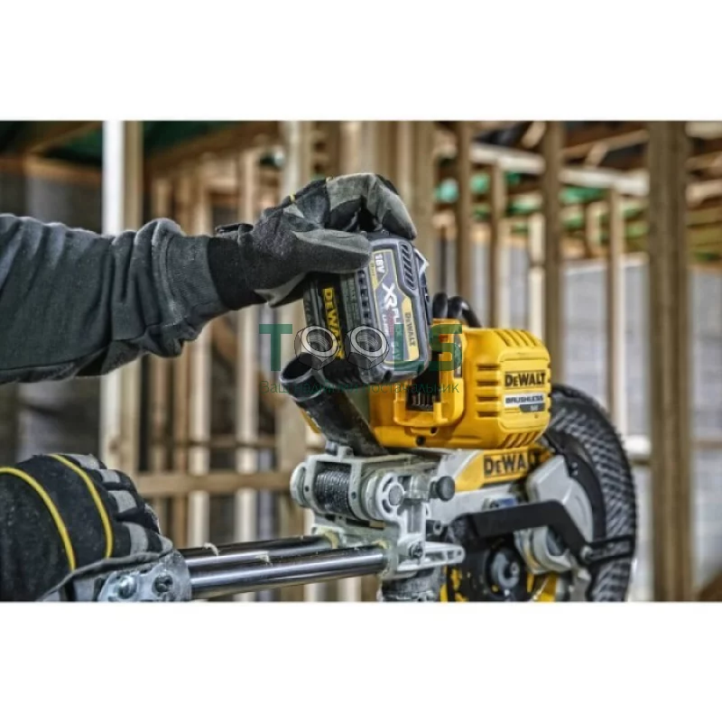 Аккумуляторная торцовочная пила DeWALT DCS727N (54 В, без АКБ, 250 мм)