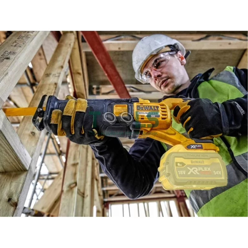 Акумуляторна шабельна пилка DeWALT DCS389N (54 В, без АКБ, 3000 хід/хв)