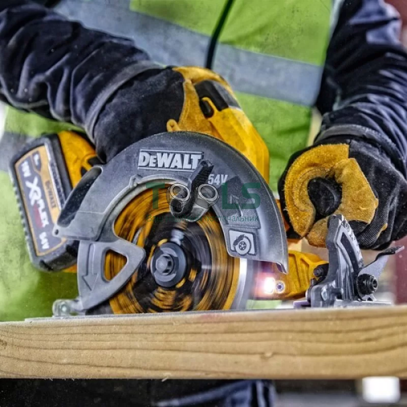 Акумуляторна дискова пилка DeWALT DCS578NT (54 В, без АКБ, 190 мм)