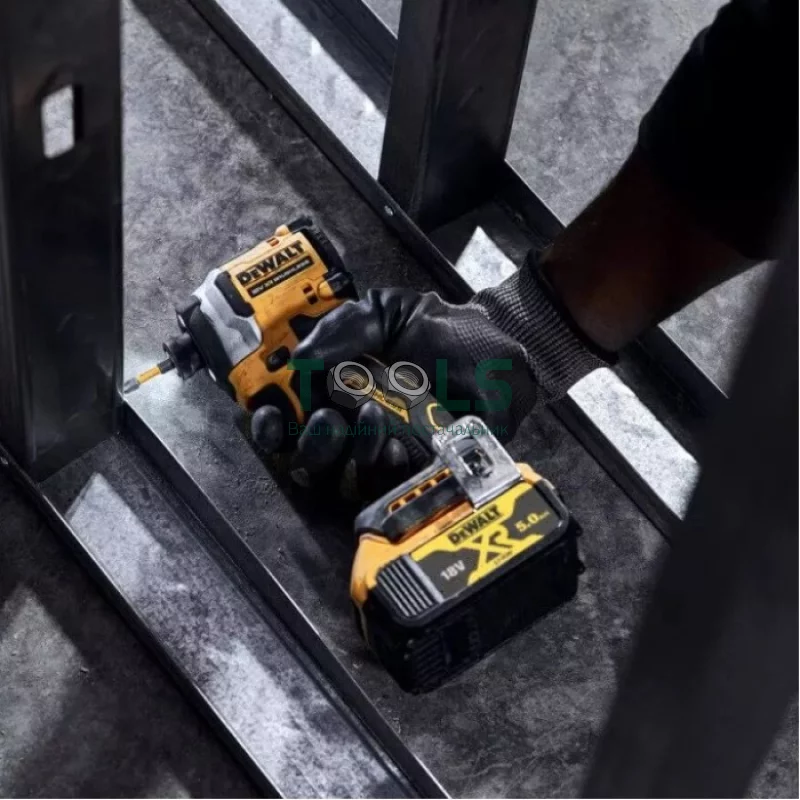 Аккумуляторный ударный шуруповерт DeWALT DCF850P2T (18 В, 5 А*ч, 206 Н*м)