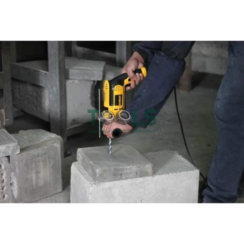 Ударная дрель DeWalt DWD024S (0.7 кВт)