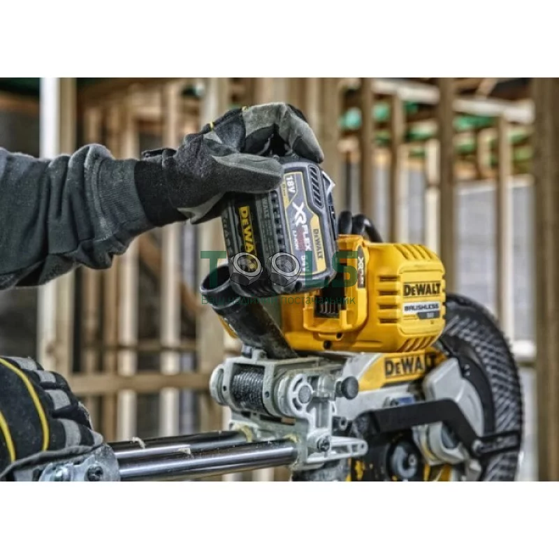 Акумуляторна пила торцювальна DeWALT DCS727T2 (2х54 В, 2 А*ч, 250 мм)