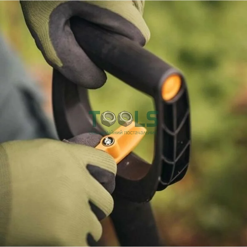 Телескопічна совкова лопата Fiskars Xact (1066734)