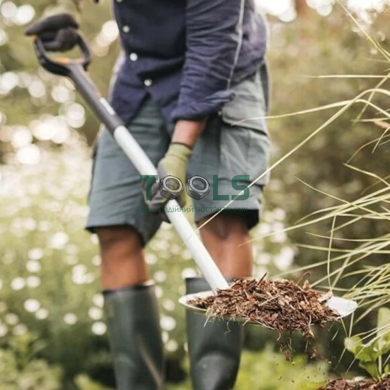 Телескопічна совкова лопата Fiskars Xact (1066734)