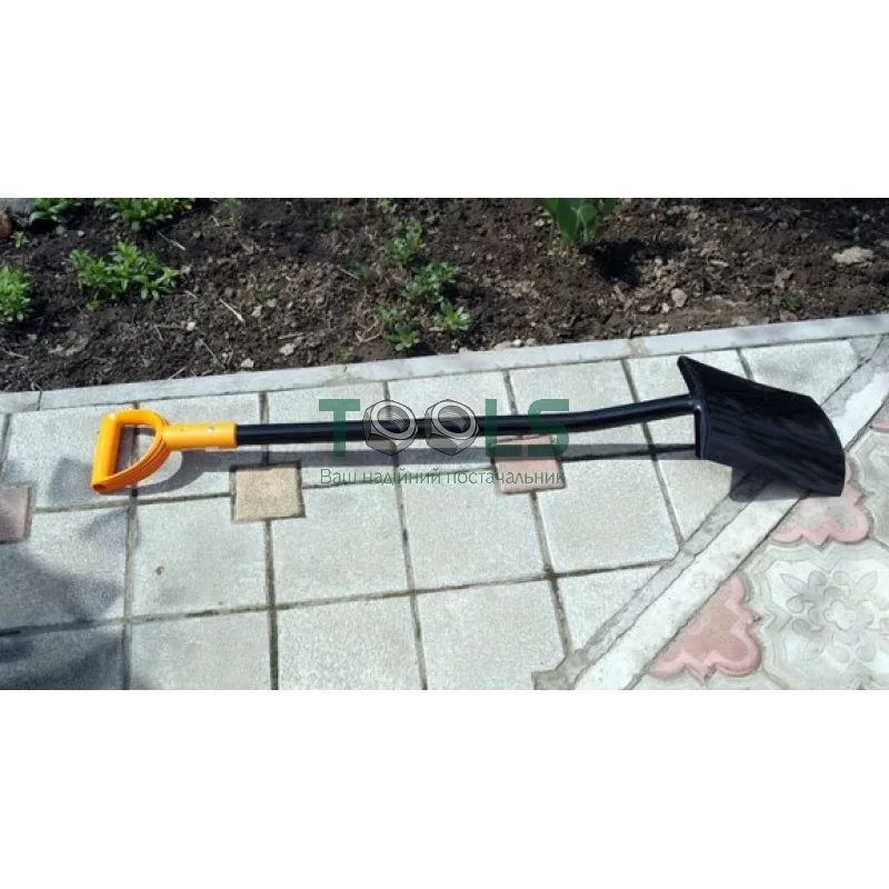 Лопата с закруглённым лезвием Fiskars Solid 131403 (1003456)