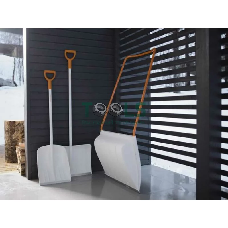 Скрепер для уборки снега Fiskars SnowXpert White (1003607)