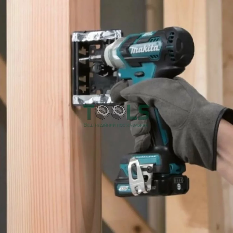 Аккумуляторный ударный гайковерт Makita TD111DWME (10.8 В, 2х4 А*ч, 135 Н*м)