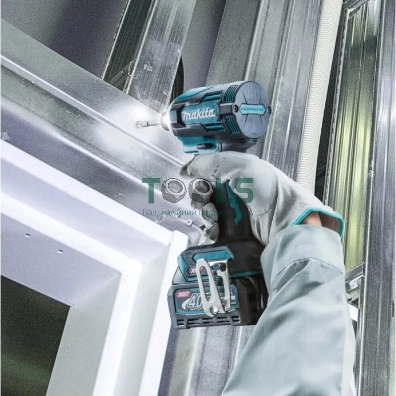 Аккумуляторный ударный гайковерт Makita TD001GM201 (40 В, 2х4 А*ч, 220 Н*м)