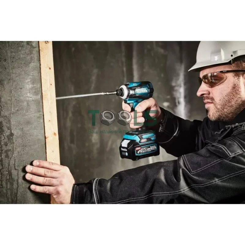 Аккумуляторный ударный гайковерт Makita TD001GM201 (40 В, 2х4 А*ч, 220 Н*м)