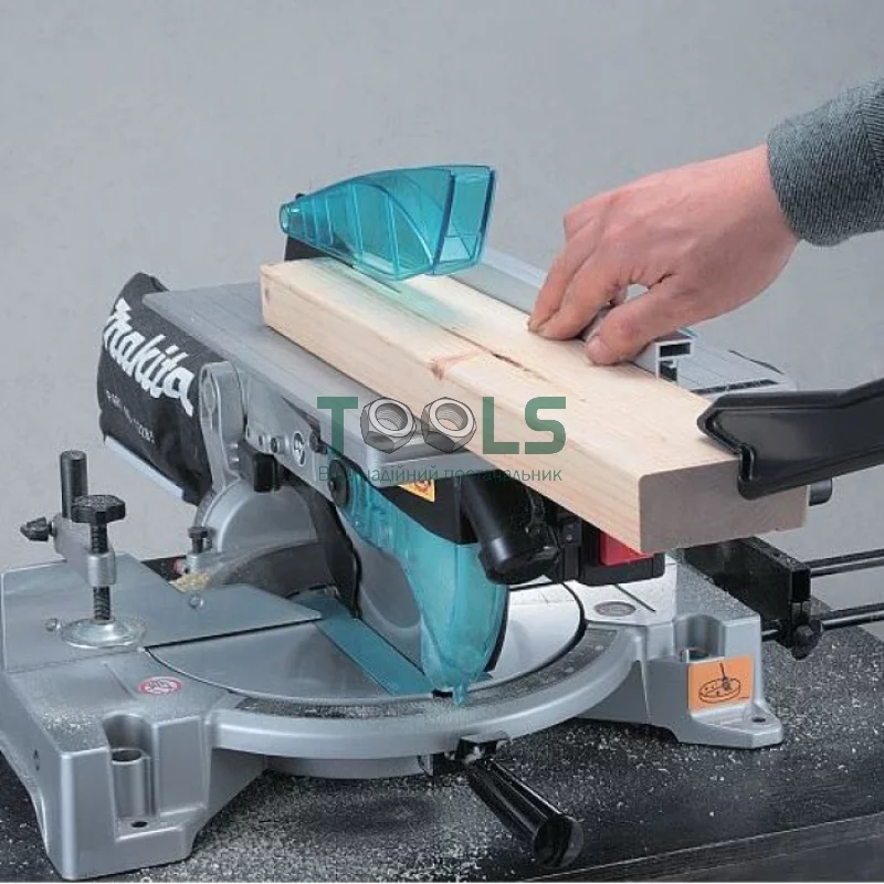 Пила торцовочная Makita LH1040 (1650 В, 260 мм)