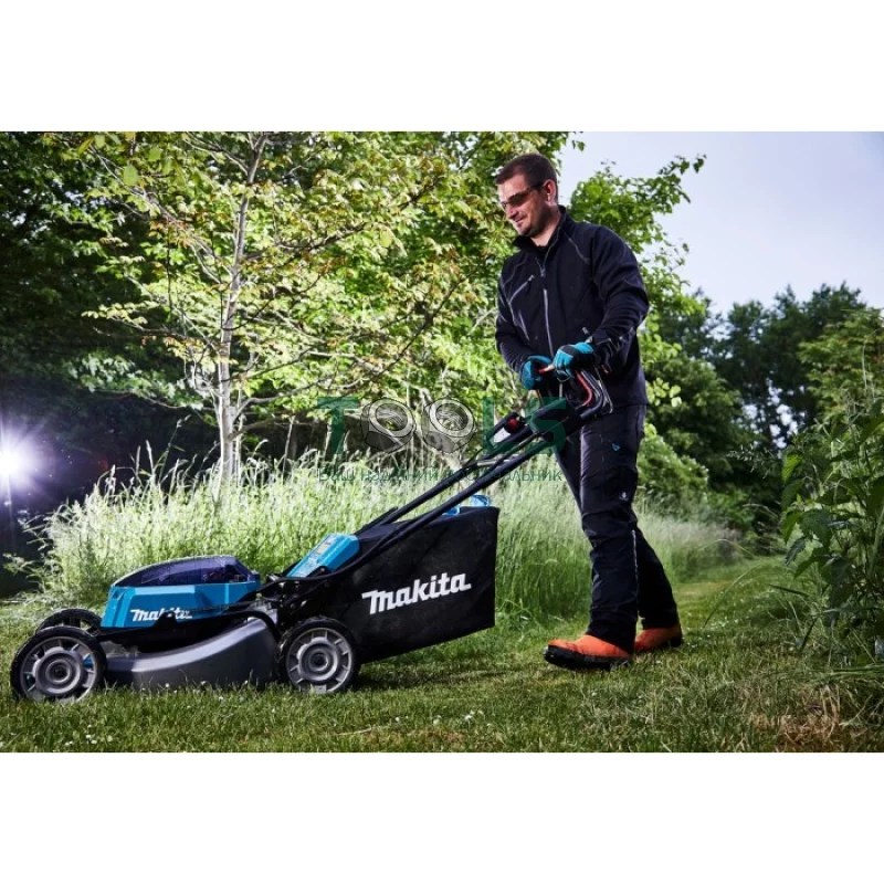 Самоходная аккумуляторная газонокосилка Makita DLM532PT4 (2х18 В, 4х5 А*ч, 530 мм)