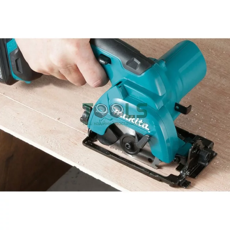 Аккумуляторная дисковая пила Makita HS301DWAE (10.8 В, 2х2 А*ч, 85 мм)