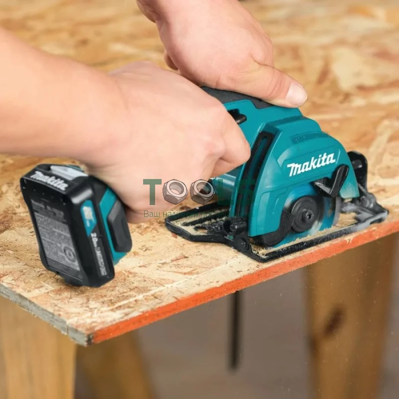 Аккумуляторная дисковая пила Makita HS301DWAE (10.8 В, 2х2 А*ч, 85 мм)