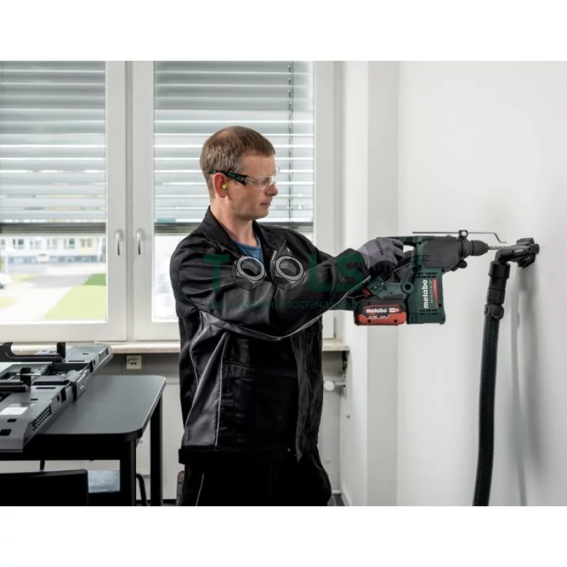 Аккумуляторный перфоратор Metabo KH 18 LTX BL 24 (2х18 В, 4 А*ч, 2.2 Дж) (601713800)