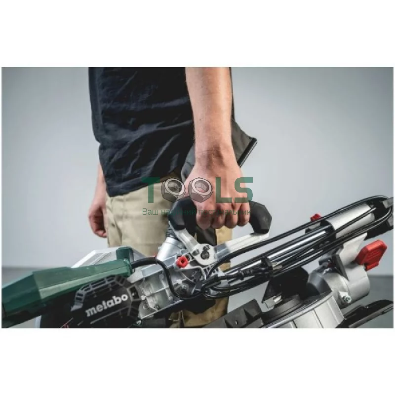 Пила торцювальна Metabo KGS 305 M (1.6-2 кВт, 305 мм) (613305000)