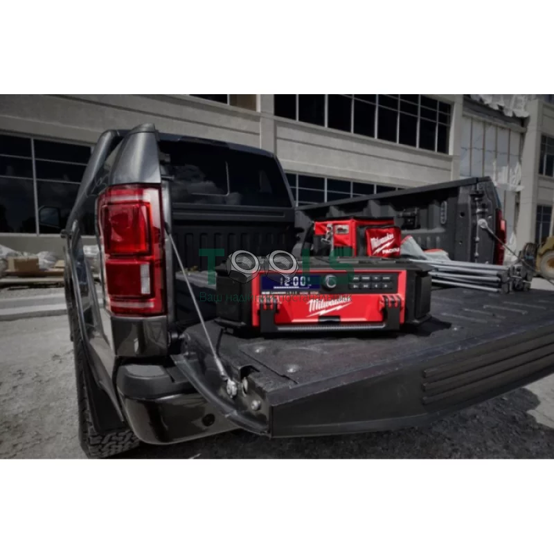 Зарядное устройство-радиоприемник Milwaukee M18PRCDAB+-0 (220/18 В, без АКБ, 40 Вт) (4933472112)