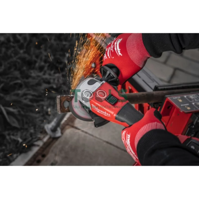 Аккумуляторная болгарка Milwaukee M18 BLSAG125X-402X (18 В, 2х4 А*ч, 125 мм) (4933492644)