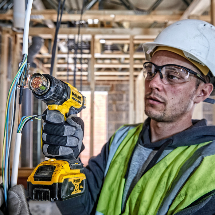 Аккумуляторный строительный фен DeWALT DCE530N (18 В, без АКБ)