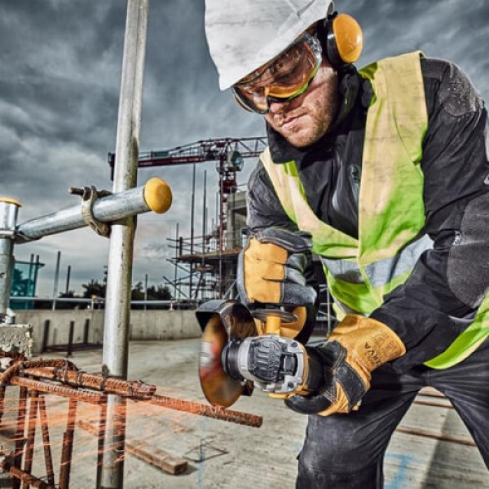 Аккумуляторная угловая шлифмашина DeWALT DCG406N (18 В, без АКБ, 125 мм)