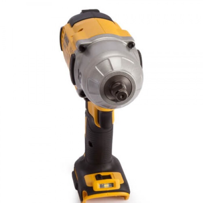 Аккумуляторный ударный гайковерт DeWALT DCF899N (18 В, без АКБ,950 Н*м)