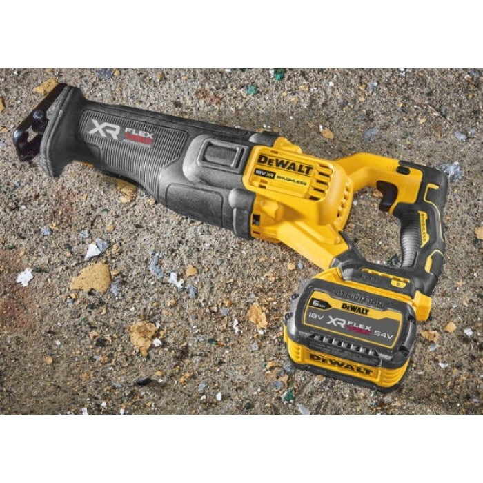 Аккумуляторная сабельная пила DeWALT DCS386NT (18 В, без АКБ, 3000 ход/мин)