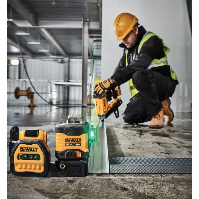 Лазерный нивелир DeWALT DCE089D1G18 (18 В, 2 А*ч, 50 м)