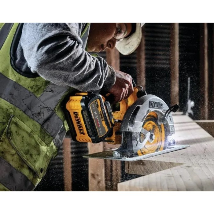 Пила дисковая аккумуляторная бесщеточная DeWALT DCS573T1 (18 В, 6 А*ч, 190 мм)