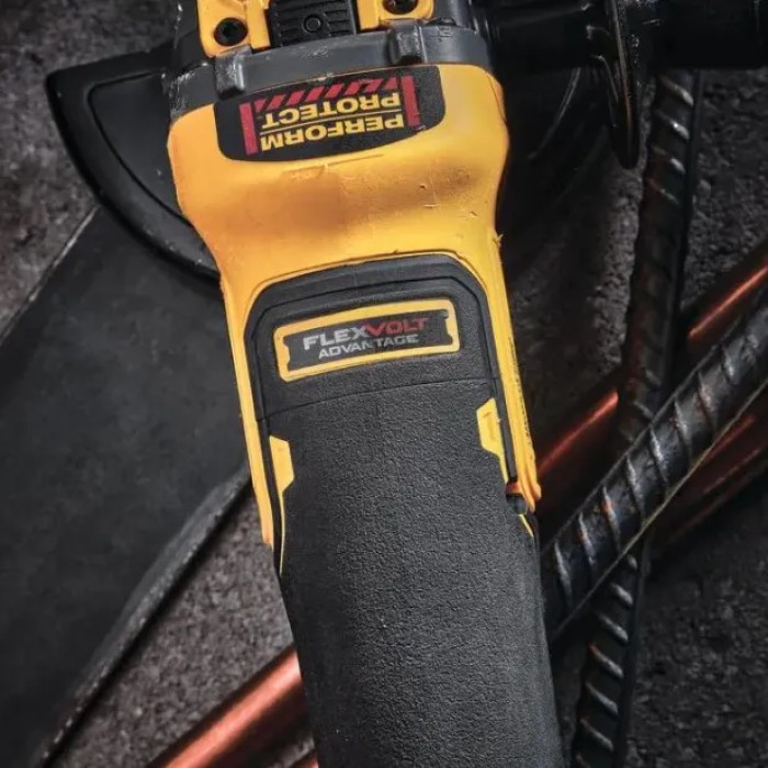 Аккумуляторная угловая шлифмашина DeWALT DCG409NT (18 В, без АКБ, 125 мм)