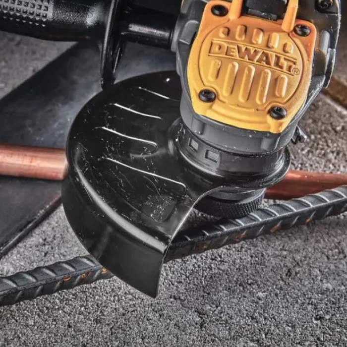 Аккумуляторная угловая шлифмашина DeWALT DCG409NT (18 В, без АКБ, 125 мм)
