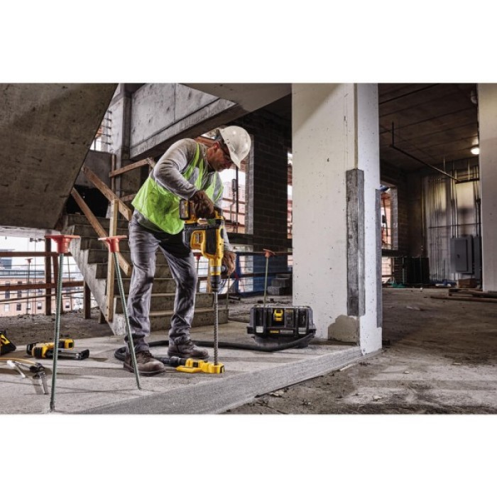 Аккумуляторный перфоратор DeWALT DCH614X2 (54 В, 2х3 А*ч, 10.5 Дж)