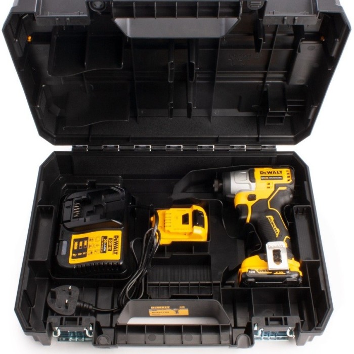 Аккумуляторный ударный шуруповерт DeWALT DCF801D2 (12 В, 2х2 А*ч, 163 Н*м)