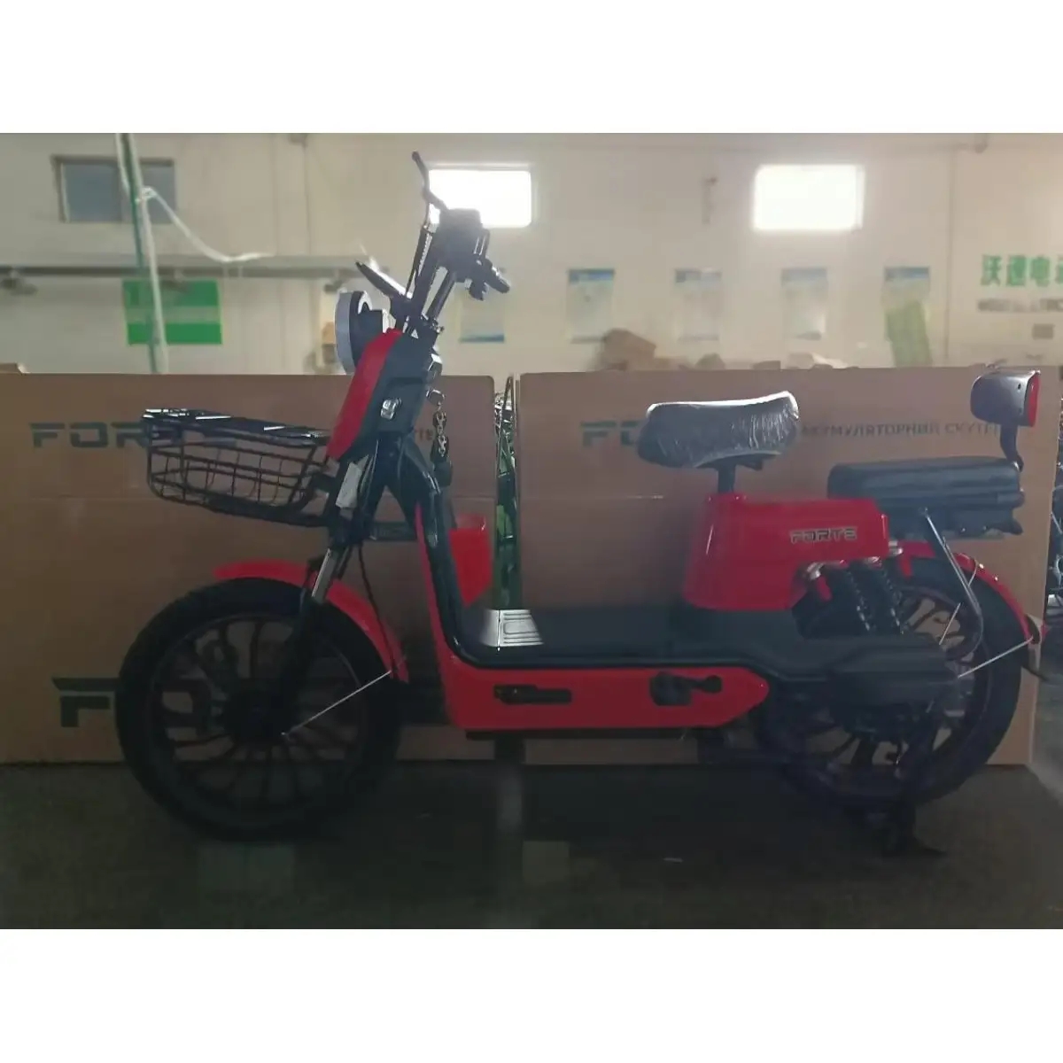 Велоскутер аккумуляторный WIND Красный Forte