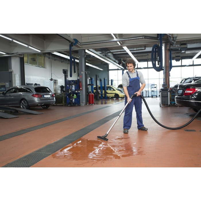 Пылесос Karcher NT 70/2 Me Classic (2.3 кВт, 70 л) (1.667-306.0)
