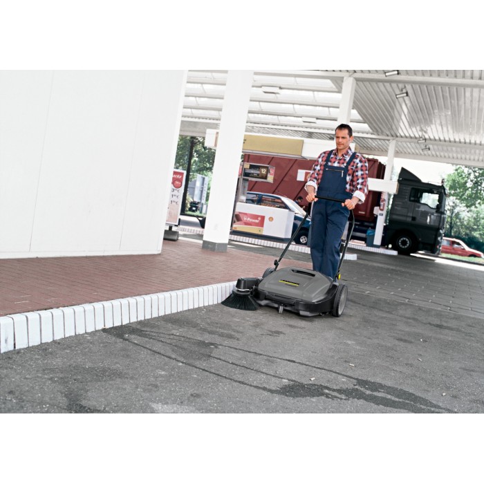 Подметальная машина Karcher KM 70/15 C (700 мм) (1.517-151.0)