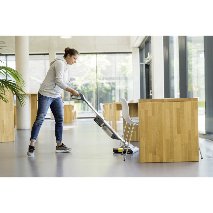 Аккумуляторная поломойная машина Karcher BR 30/1 C Bp Pack (18 В, 3 А*ч, 1 л) (1.783-050.0)