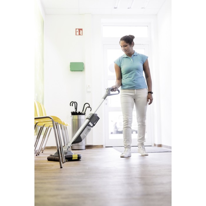Аккумуляторная поломойная машина Karcher BR 30/1 C Bp Pack (18 В, 3 А*ч, 1 л) (1.783-050.0)