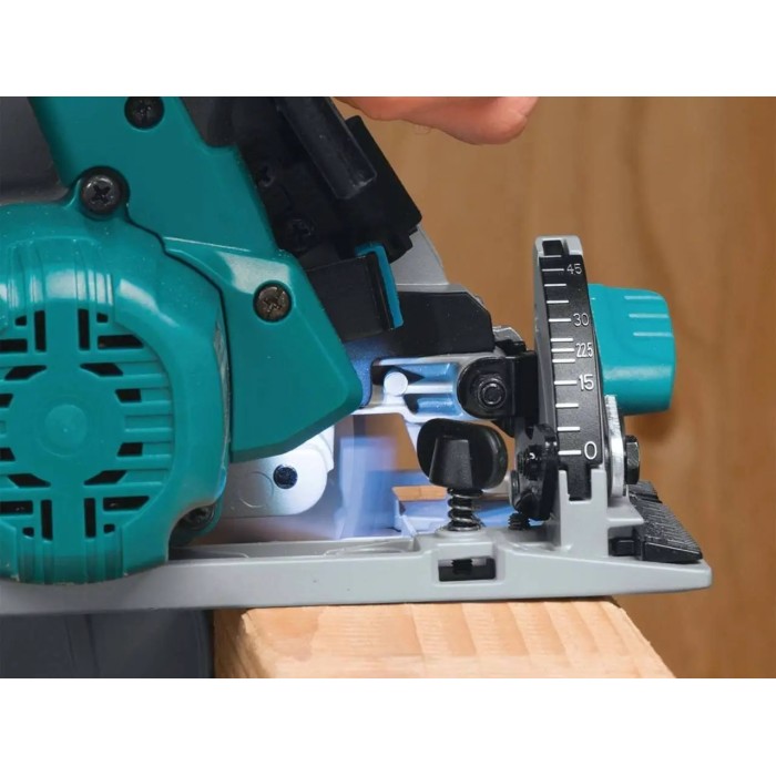 Аккумуляторная дисковая пила Makita DHS680Z (18 В, без АКБ, 165 мм)