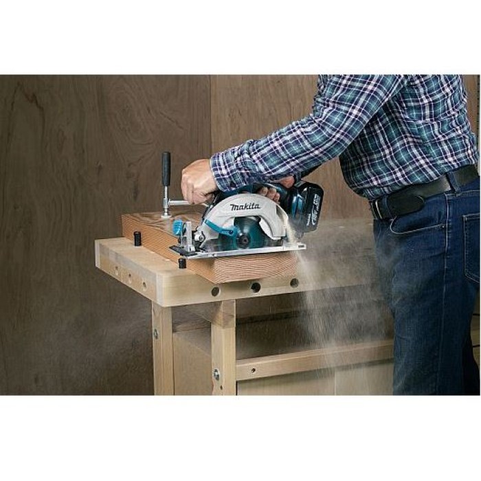 Аккумуляторная дисковая пила Makita DHS680Z (18 В, без АКБ, 165 мм)