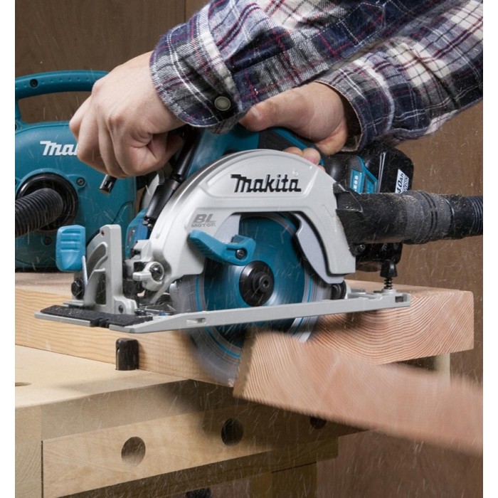 Аккумуляторная дисковая пила Makita DHS680Z (18 В, без АКБ, 165 мм)