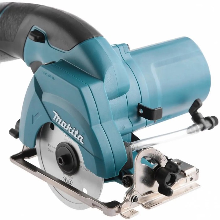 Аккумуляторная алмазная дисковая пила Makita CC300DW (10.8 В, 1.3 А*ч, 85 мм)