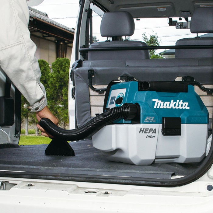 Аккумуляторный пылесос Makita DVC750LZ (18 В, без АКБ, 7.5 л)