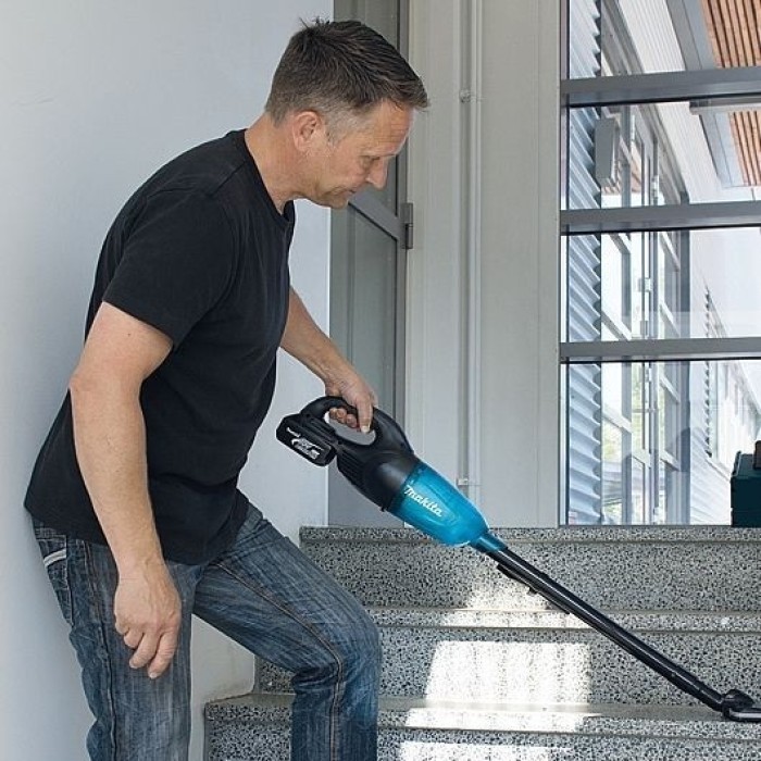 Аккумуляторный пылесос Makita DCL180ZB (18 В, без АКБ, 0.65 л)