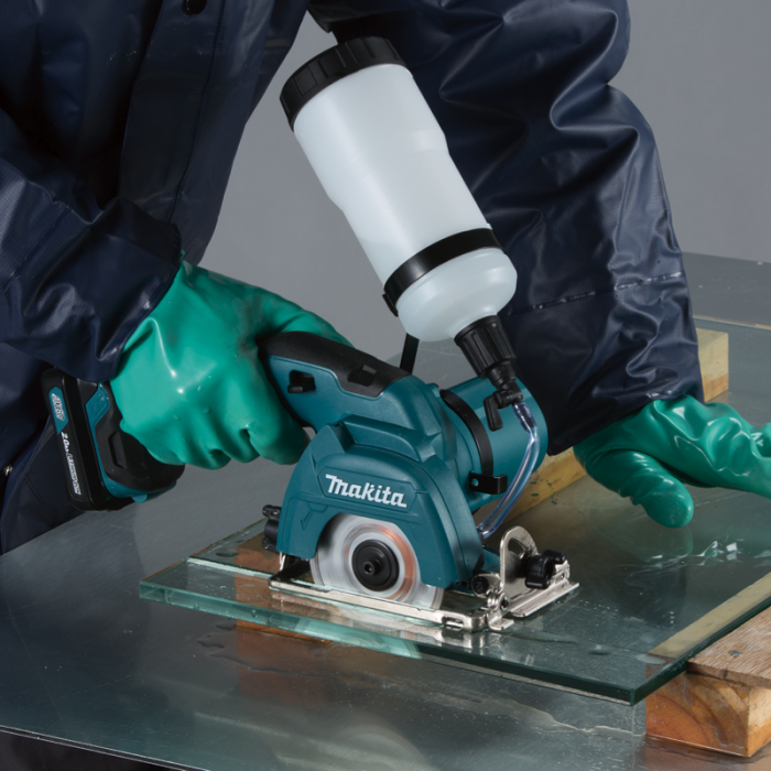 Аккумуляторная алмазная дисковая пила Makita CC301DSME (10.8 В, 2х4 А*ч, 85 мм)