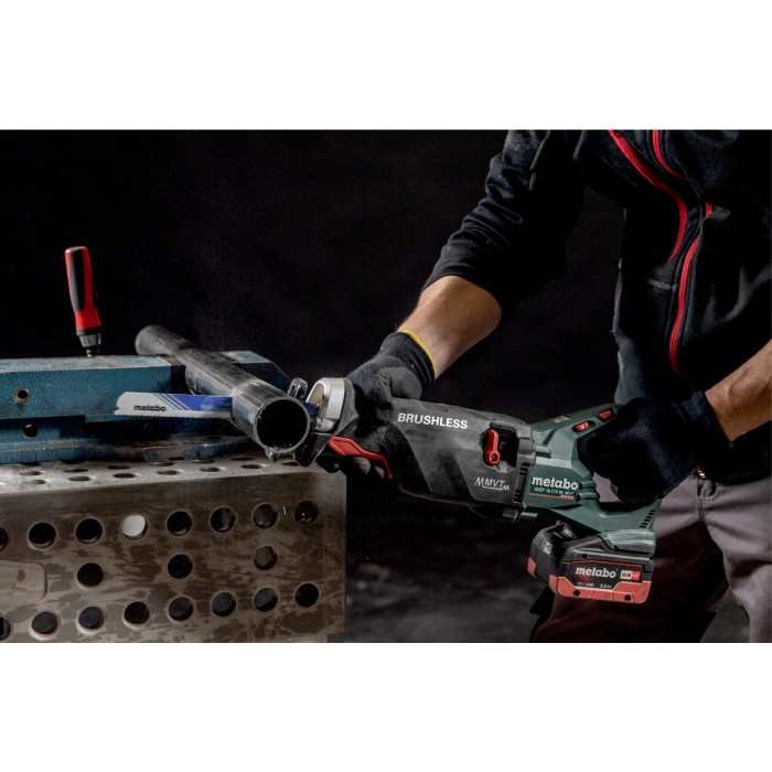 Аккумуляторная сабельная пила Metabo SSEP 18 LTX BL MVT (18 В, 2х8 А*ч, 32 мм) (602258810)
