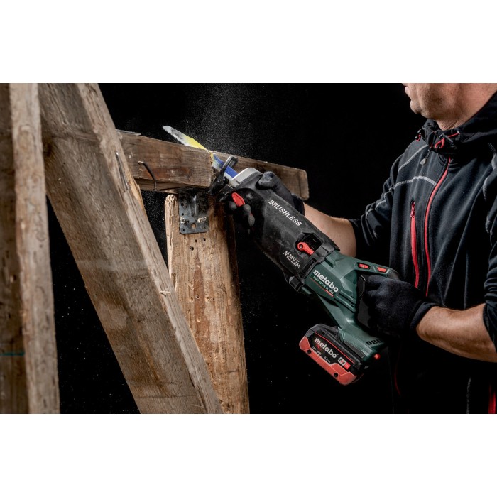 Аккумуляторная сабельная пила Metabo SSEP 18 LTX BL MVT (18 В, 2х8 А*ч, 32 мм) (602258810)