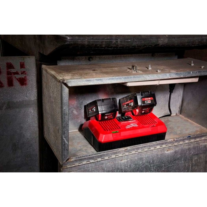 Зарядное устройство для аккумуляторов Milwaukee M18 DFC (220 В, 18 В) (4932472073)