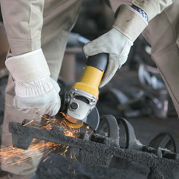 Угловая шлифовальная машина Stanley SGS105
